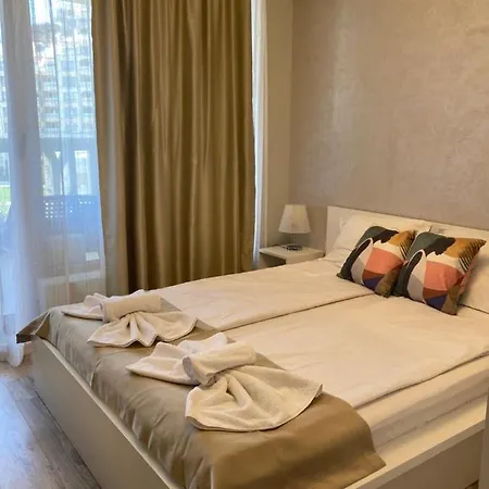 Blue Lagoon Seafront Lejlighed