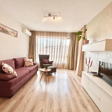 Blue Lagoon Seafront Lejlighed