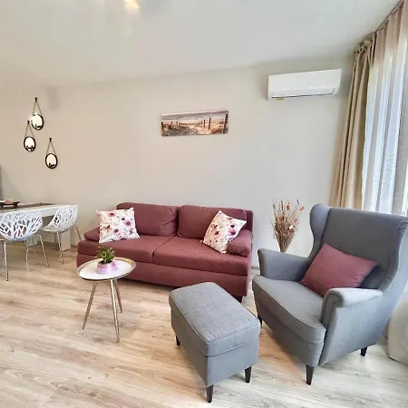Blue Lagoon Seafront Apartament Varna