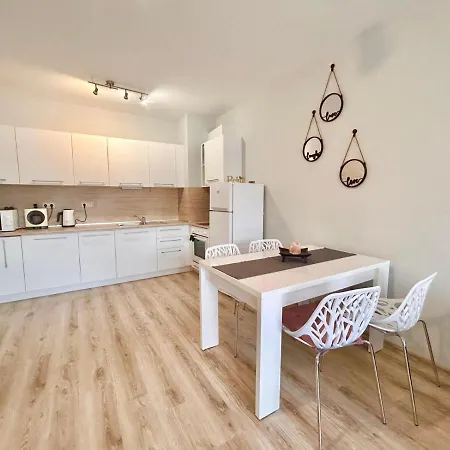 Blue Lagoon Seafront * Warna