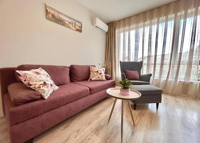 Blue Lagoon Seafront Διαμέρισμα